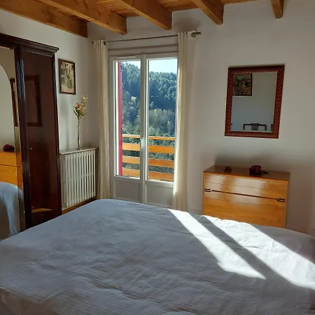 14 Pers Avec Vue Panoramique Et Piscine Chauffee *