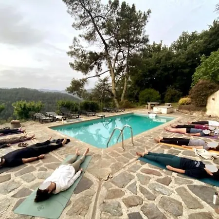 14 Pers Avec Vue Panoramique Et Piscine Chauffee *